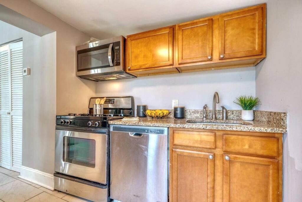 Budget Bed Room Near Downtown Inner Harbor W Free Parking Baltimore Zewnętrze zdjęcie